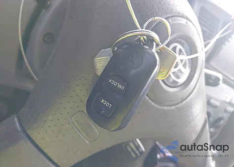 2004 Toyota Corolla Le z USA, uszkodzony, nr VIN 2T1BR32E74C302518